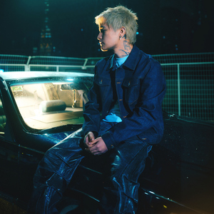 少妇和和尚在野外做爰
