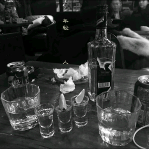 你帮我下个黄色一级片
