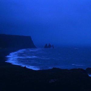 你帮我下个黄色一级片
