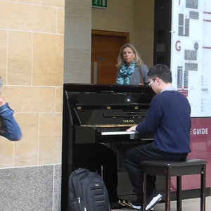 毛茸骚逼蒂视频
